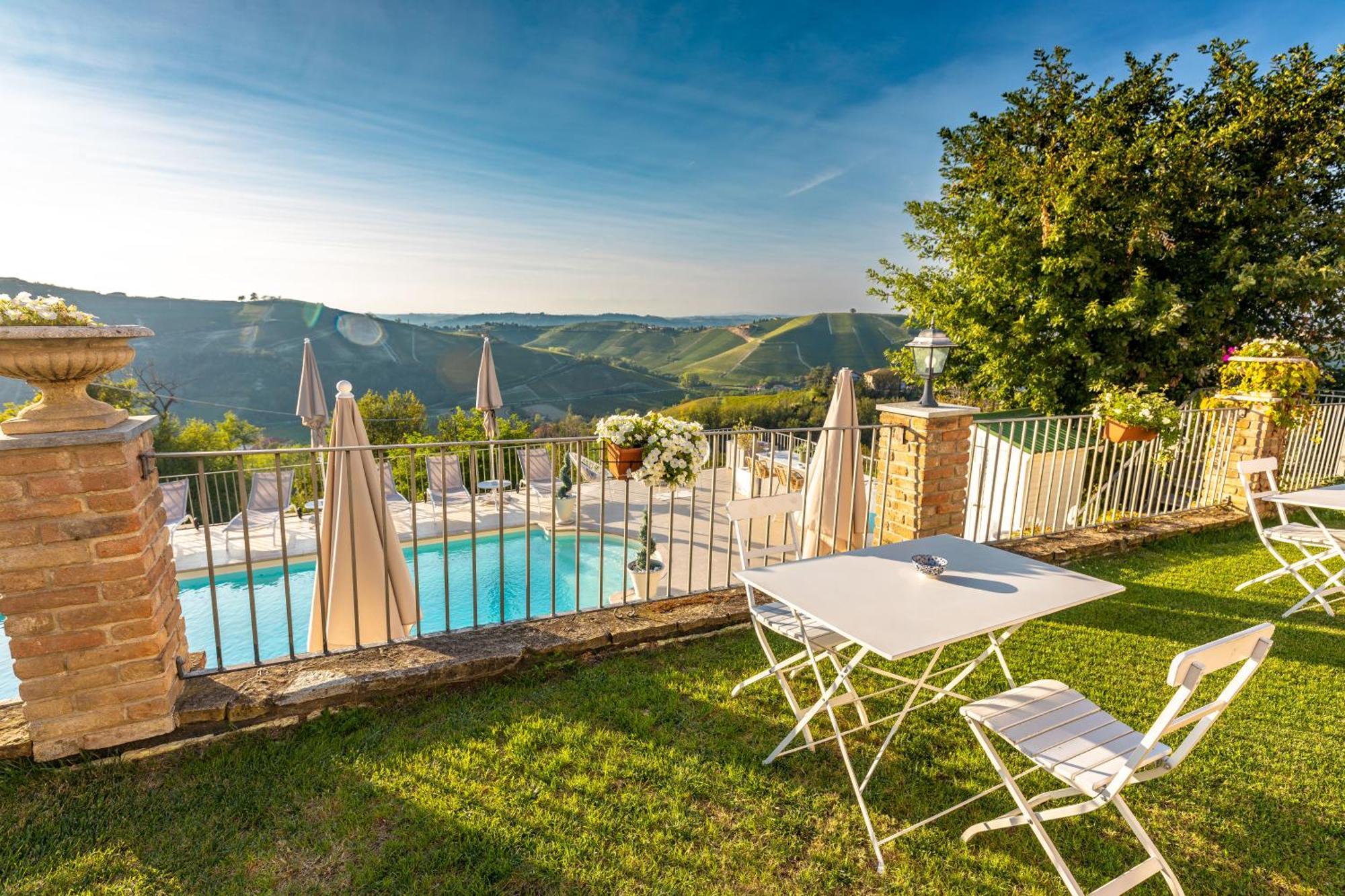Locanda San Giorgio Neviglie Buitenkant foto