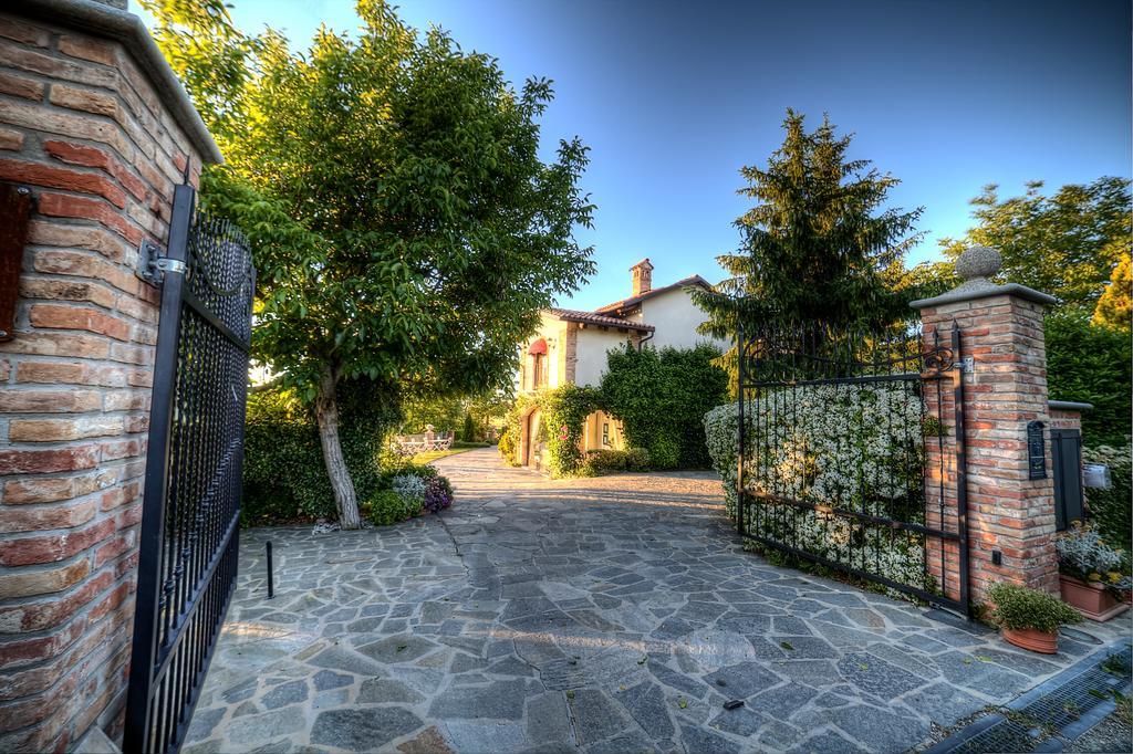 Locanda San Giorgio Neviglie Buitenkant foto