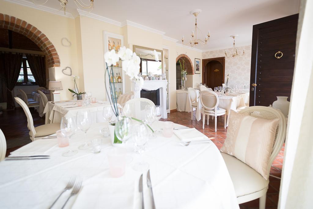 Locanda San Giorgio Neviglie Buitenkant foto
